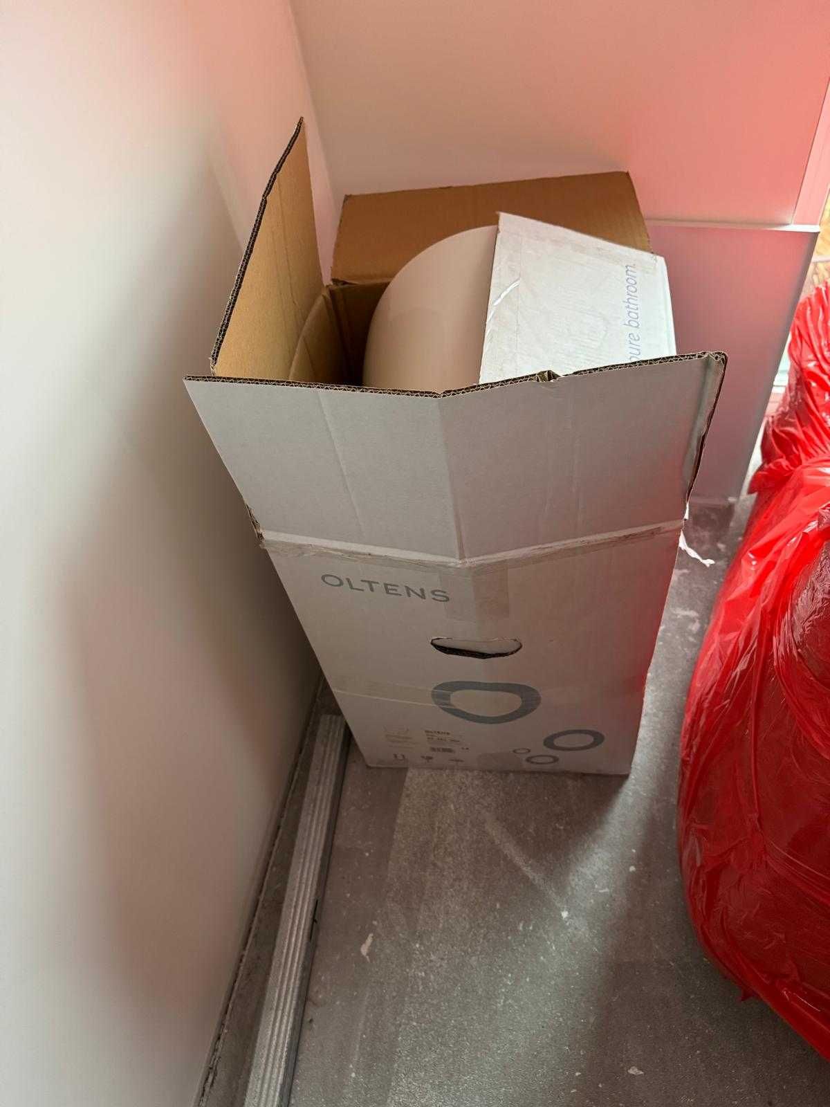 Oltens Hamnes miska WC PureRim z SmartClean z deską wolnoopadającą