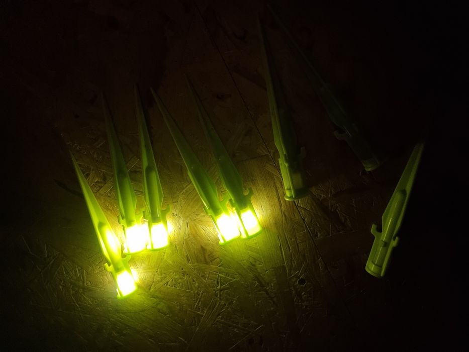 Śledzie szpilki led świecące