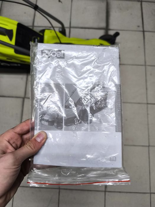 Máquina de cortar relva como nova