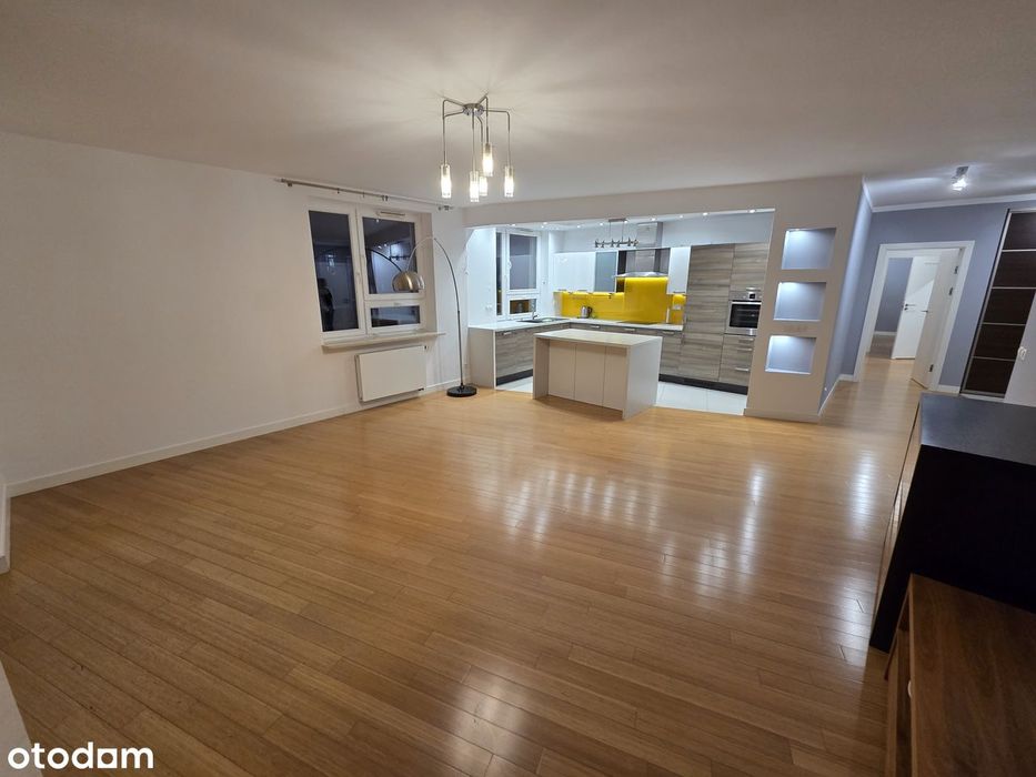 Salon + 3 pokoje, 3 łazienki, 2 garaże, komórka, 2 tarasy piękny widok