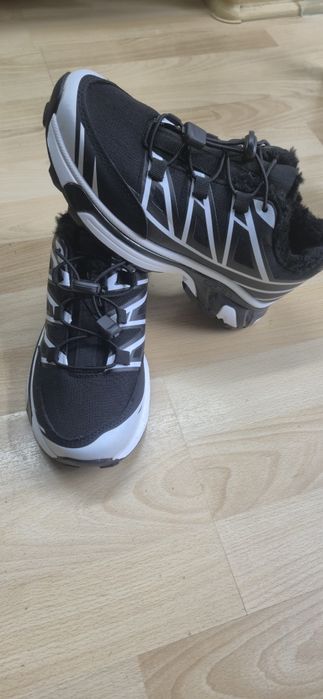 Кроссовки на меху