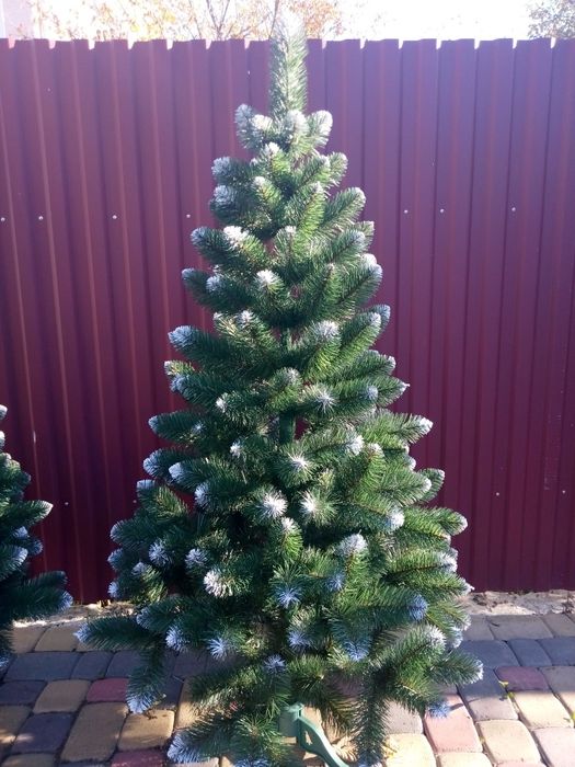 Ёлка искусственная