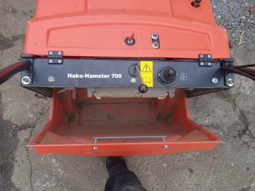 Підлого прибиральне машина Hako-Hamster 700