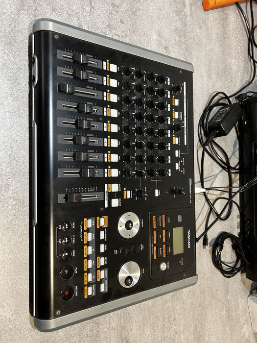 TASCAM DP-02 - nagrywarka cyfrowa, CD