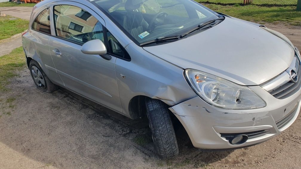 Opel corsa d 1.0 benzyna po wypadku