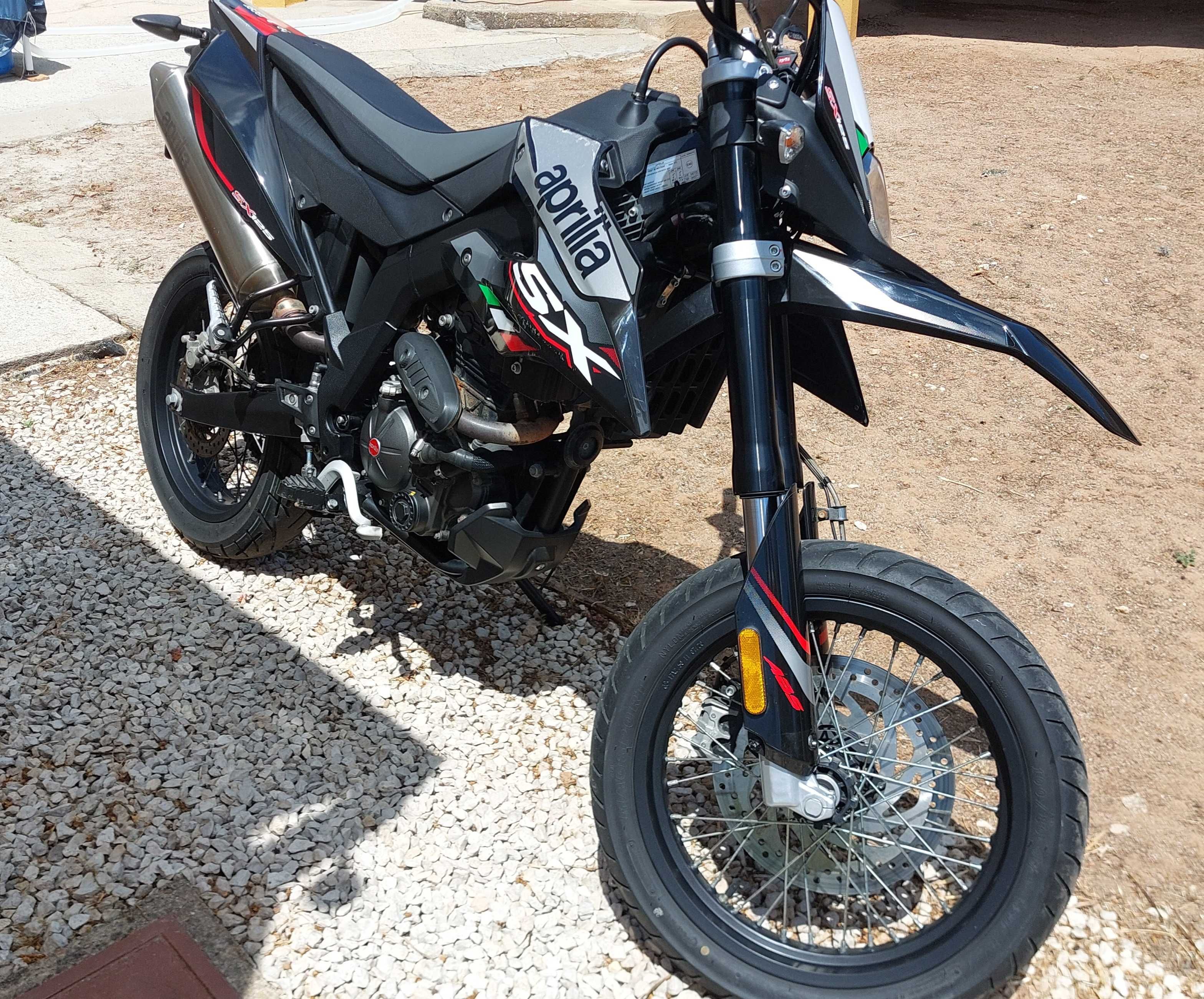 Aprilia SX 125, como nova!