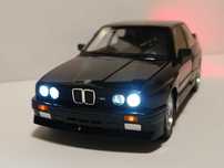 skala 1:24 1988 BMW M3 E30 Model samochód autko światła prezent