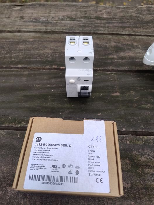 Wyłącznik różnicowoprądowy (RCD) Allen-Bradley, model 1492-RCDA