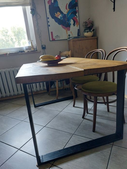 Stół . Dąb. Lite drewno.
