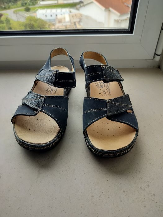 Vendo sandálias ortopédicas