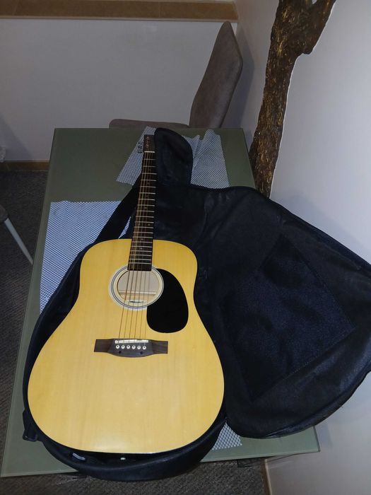 Продам акустичну гітару