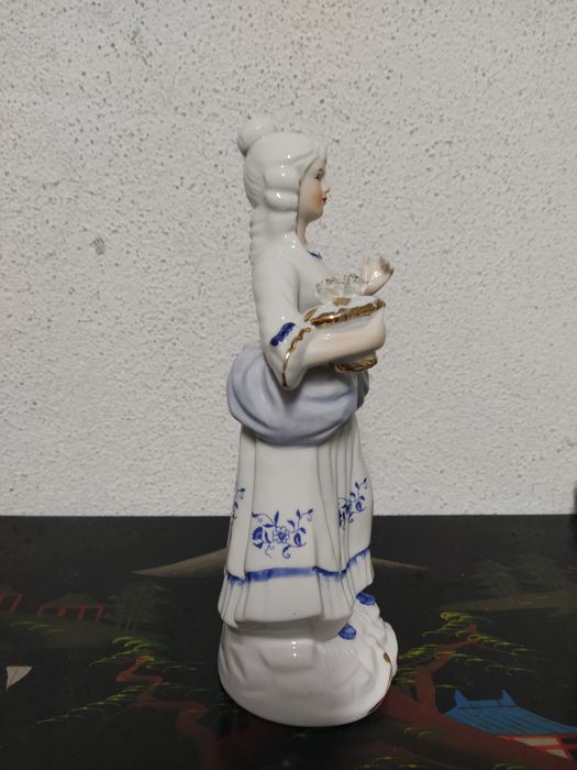 Casal de Duques em porcelana, estilo Luís XIV