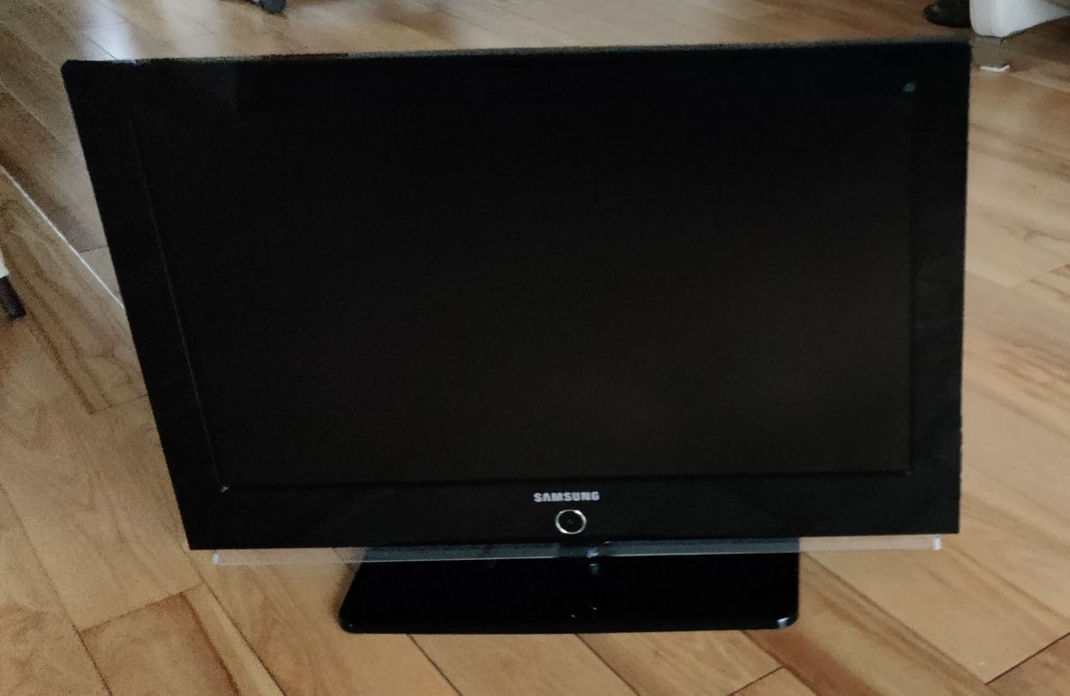 Telewizor samsung 32 cale z pilotem