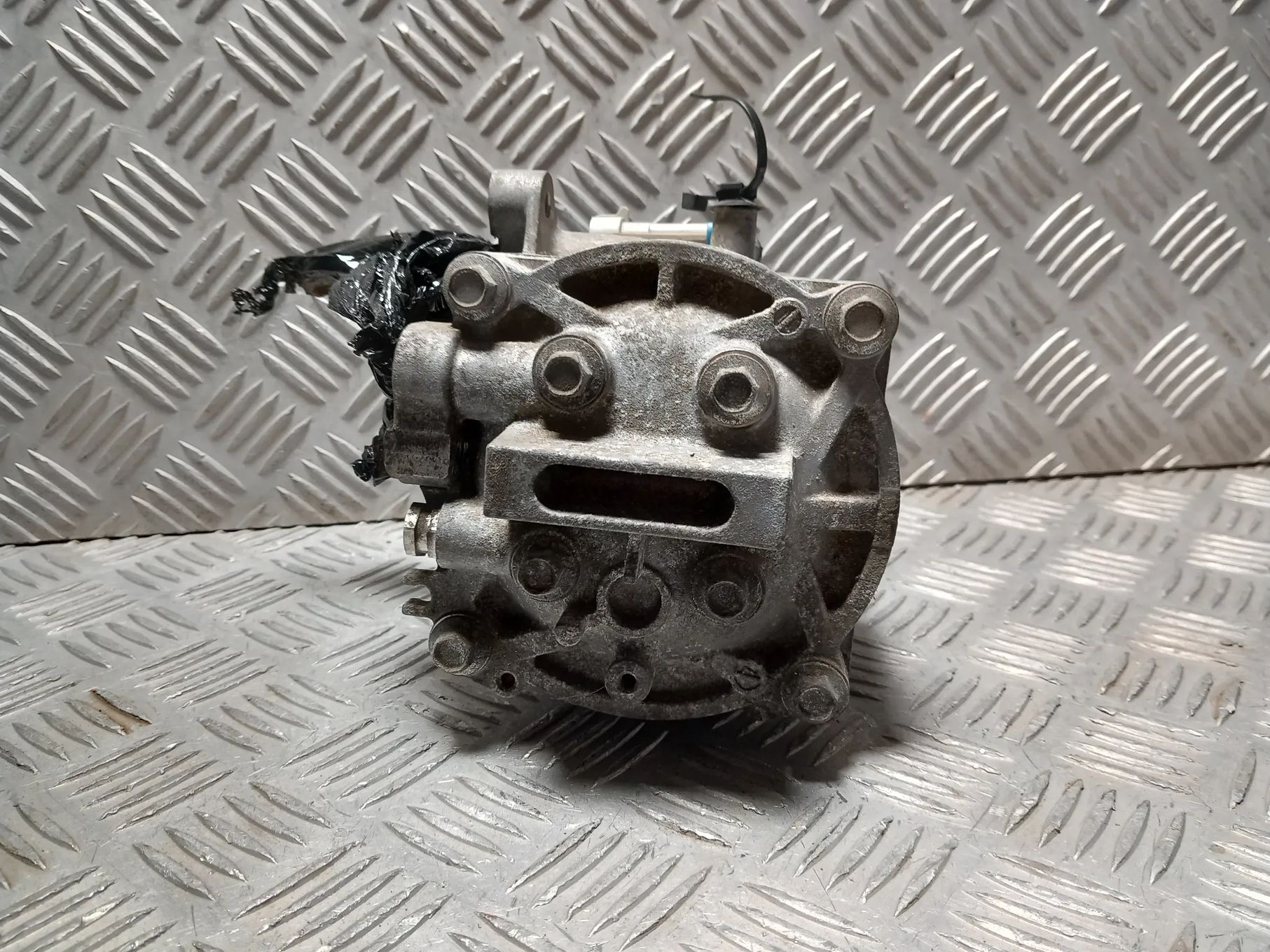 OPEL MOKKA SPRĘŻARKA KLIMATYZACJI 95369542
