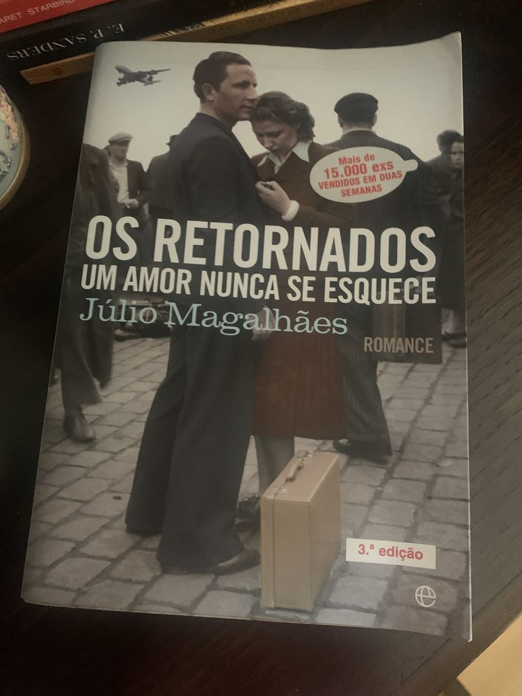 Varios livros completamente, em excelente estado de preservacao.