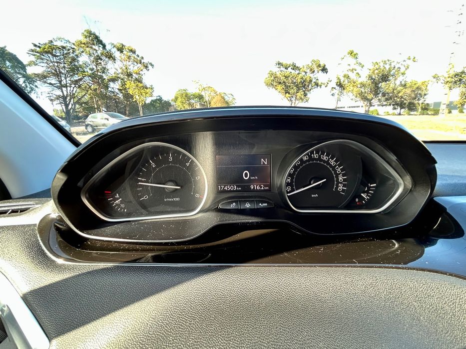 Peugeot 208 1.6hdi Allure Caixa Automática