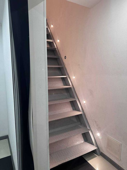 Драгоманова 6а. Нежитлове приміщення 76 м. кв., ГЕНЕРАТОР !!!