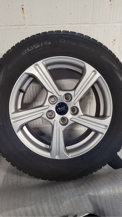 Komplet kół zimowych Ford Puma 205/65 R16 95H Nokian WR D4