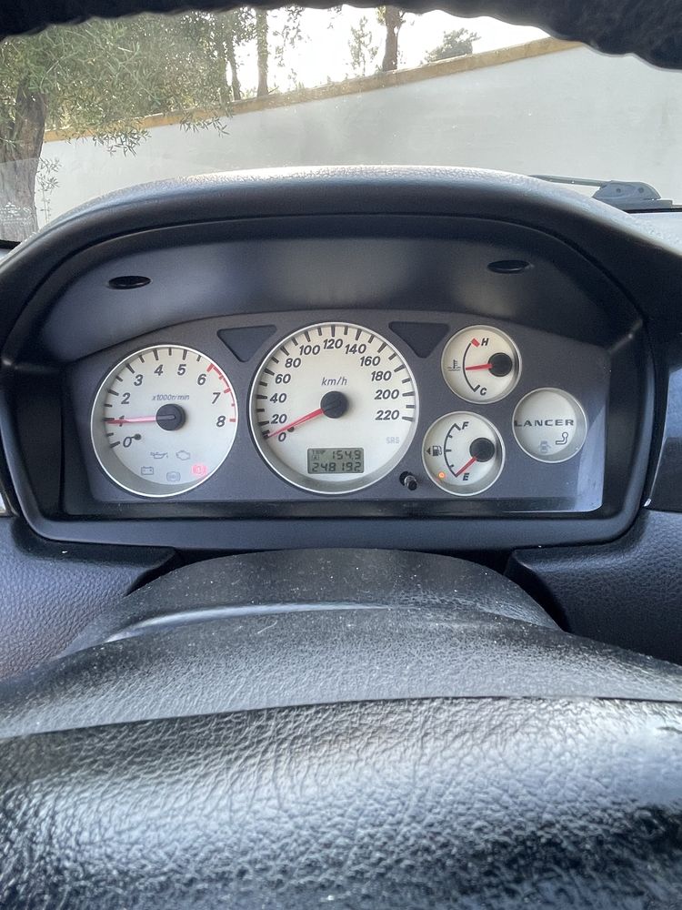 Mitsubishi Lancer VII 1.6i Confort (em excelente estado)