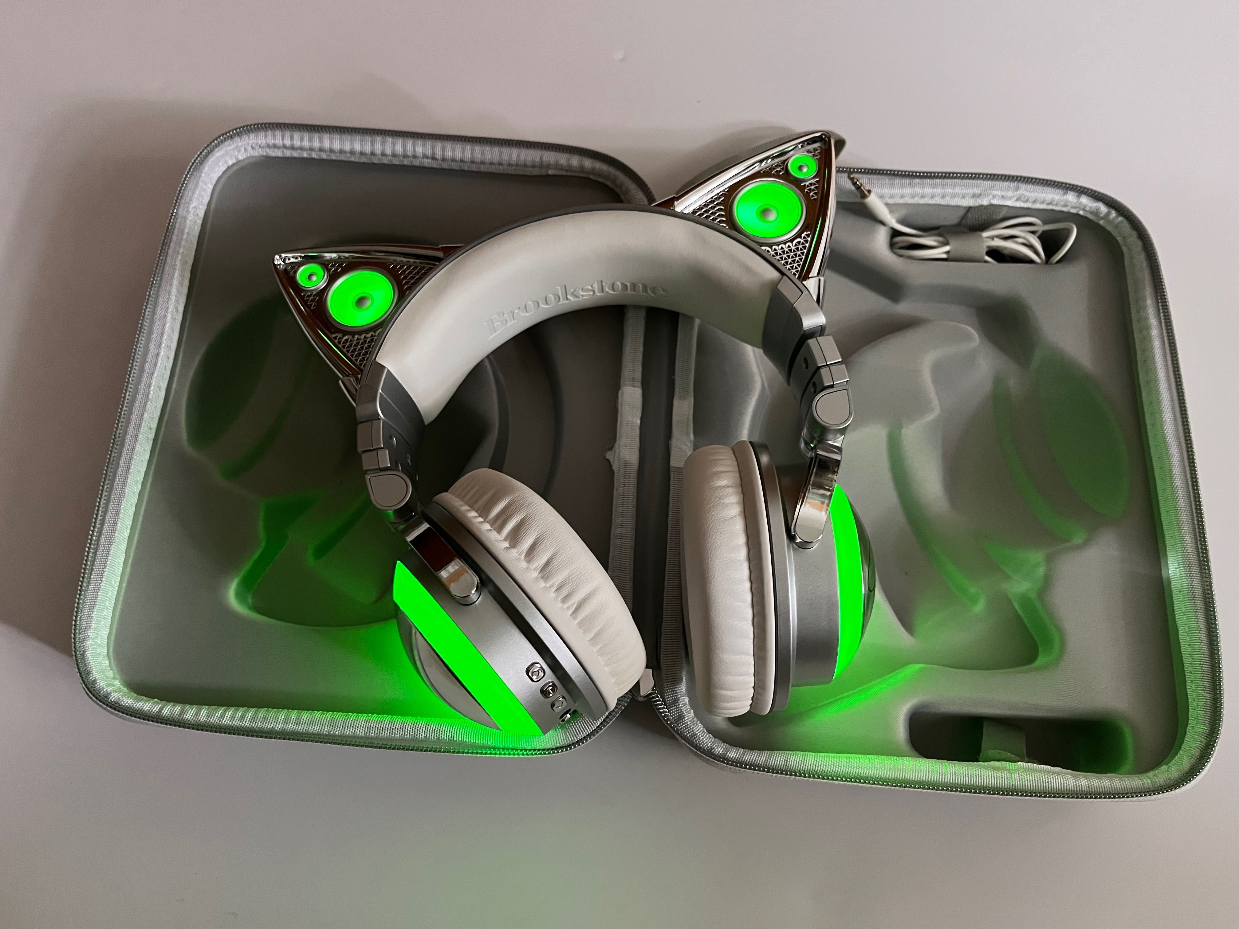 Słuchawki Brookstone Ariana Grande