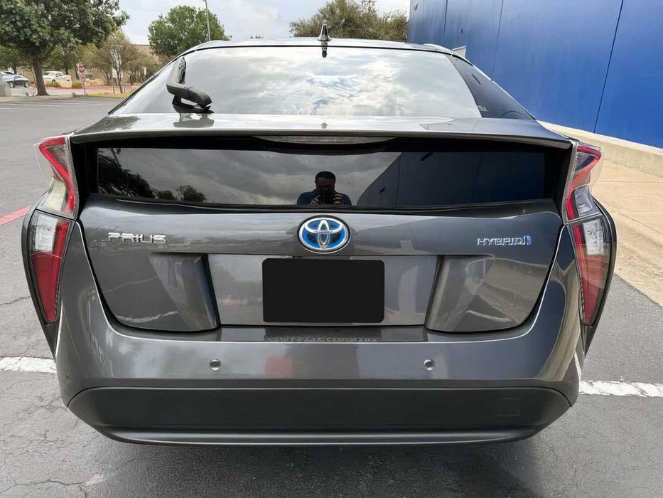 Toyota Prius      2017