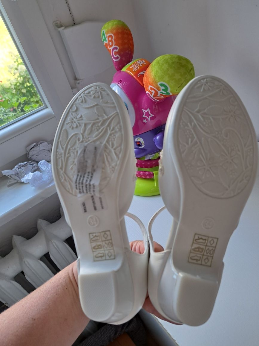 Nowe lakierki, buty komunijne +Nowe rekawiczki