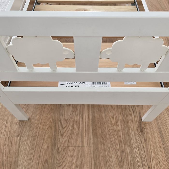 Cama de criança ikea KRITTER das ovelhas