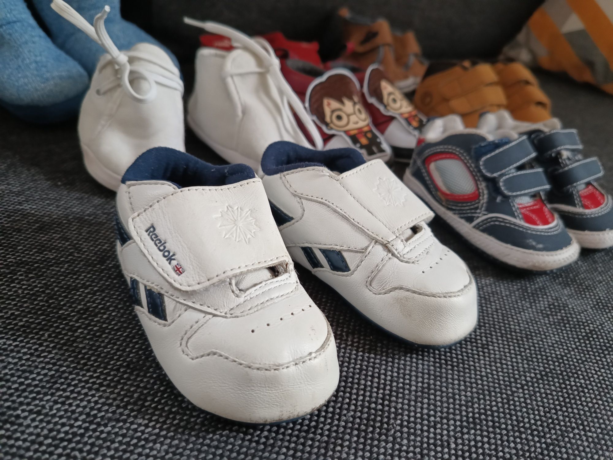 Buty niemowlęce - 8 par