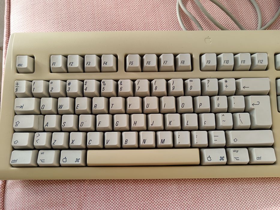 Teclado Apple M2980