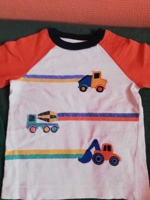 bluza+ bluzka +2 pary spodni  104/110