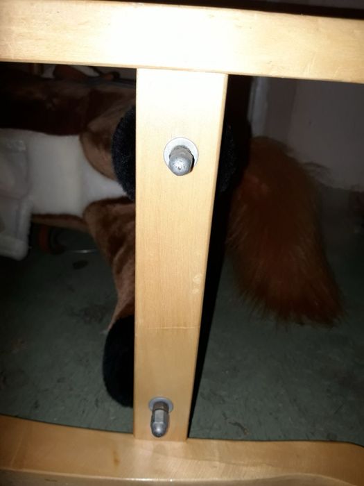 Кінь-гойдалка для дітей