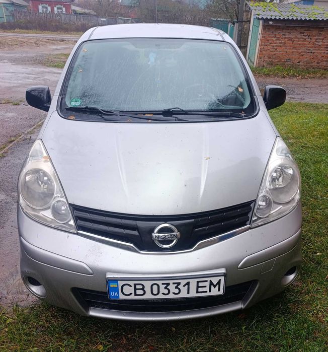 Автомобіль Nisan note