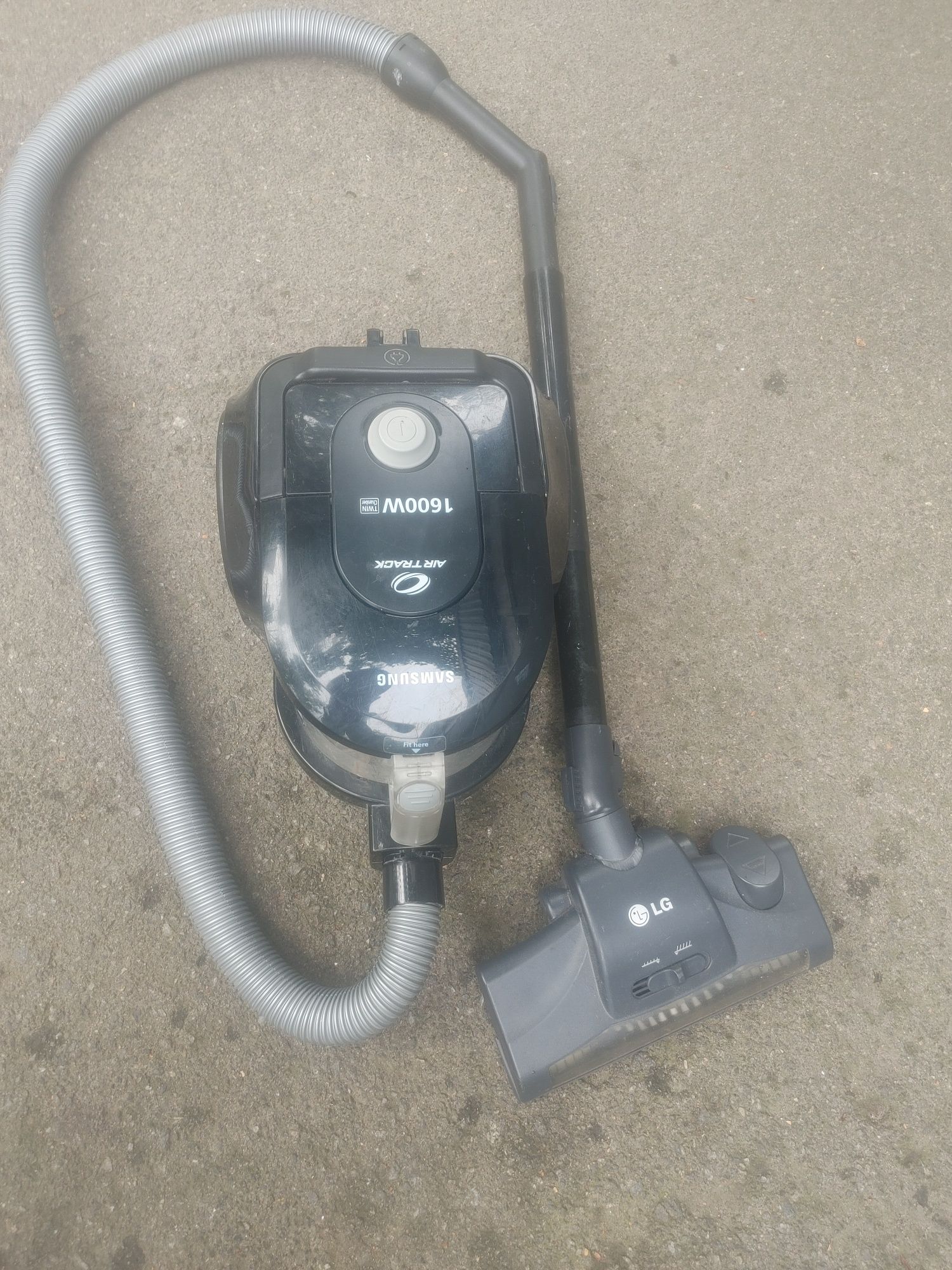 Пылесос Samsung Air Track 1600w