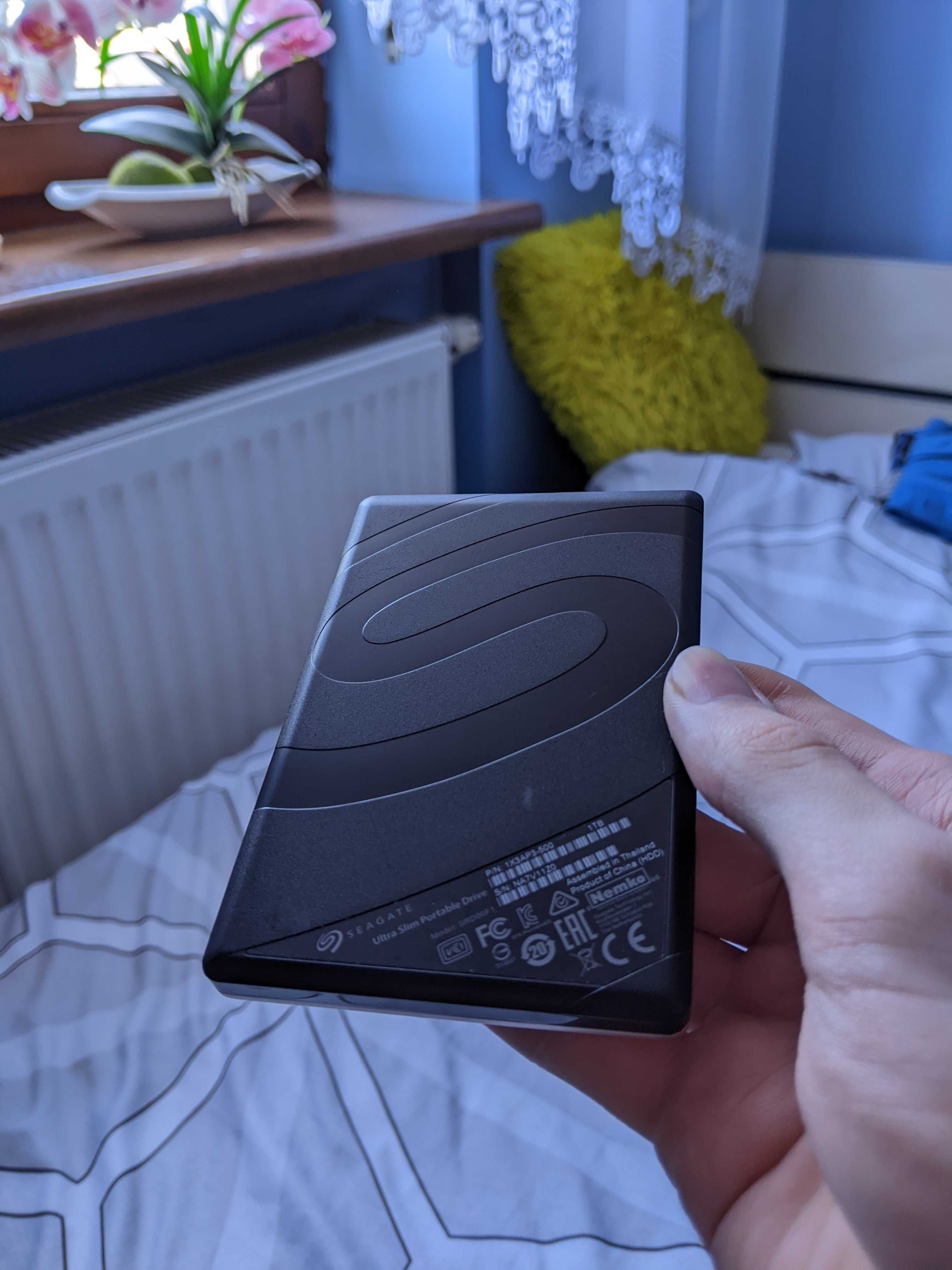 Dysk zewnętrzny Seagate Backup Plus Ultra Slim 1TB Złoty