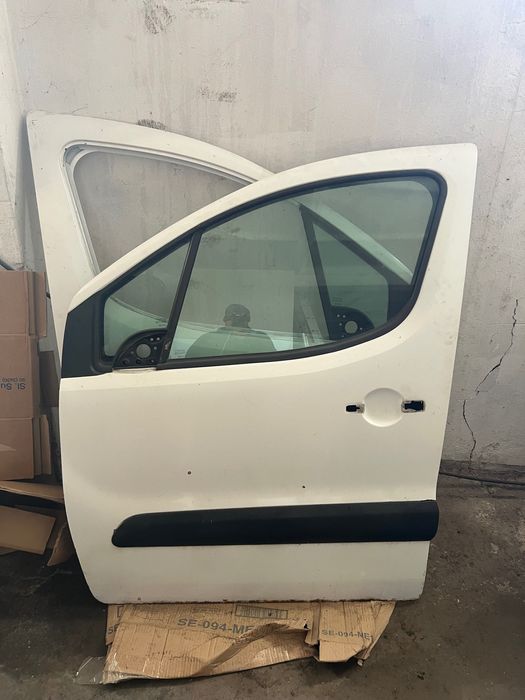Berlingo partner drzwi przednie lewe