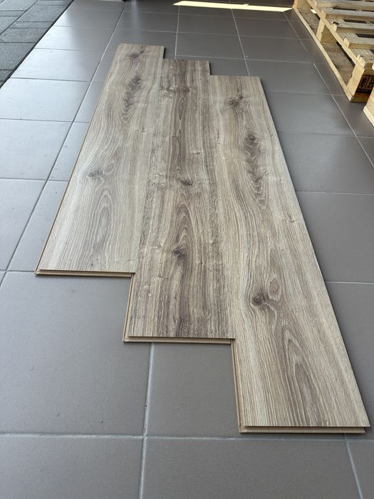 Ламінат 8мм/32клас Польща KRONO ORIGINAL 8642 "Дуб Каньйон" 365грн/м2