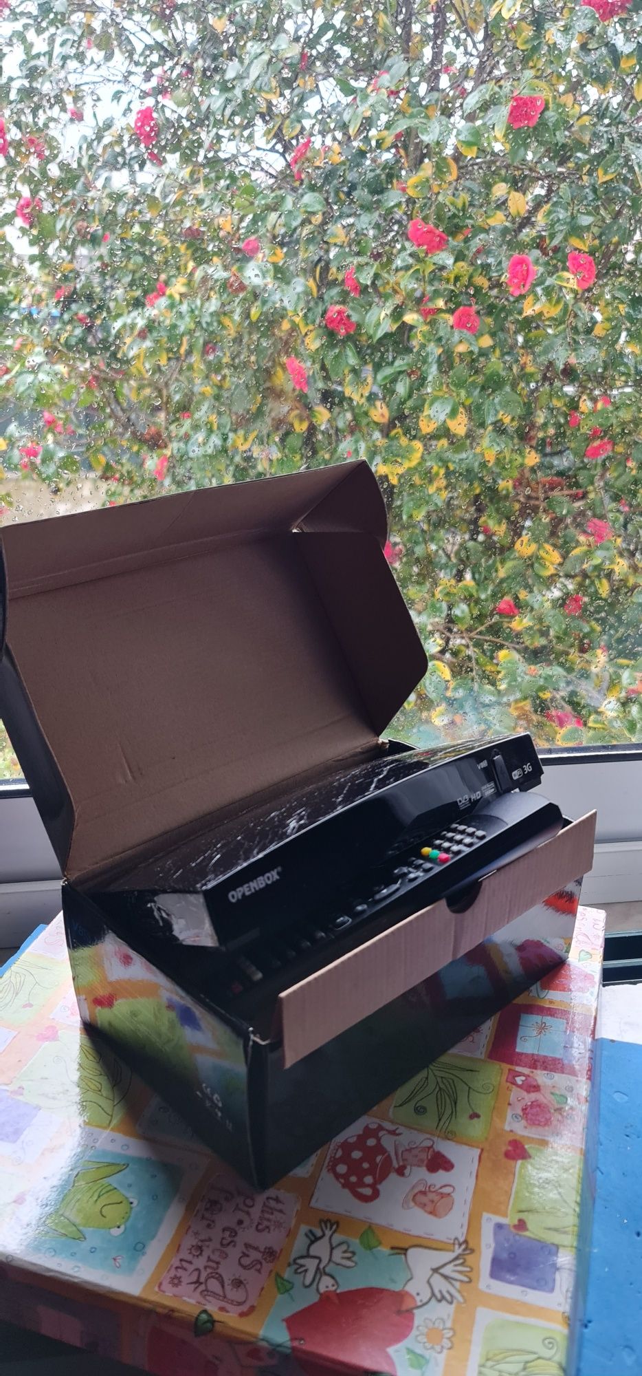 3 Box Satelite muito bom, o  preço é de cada uma