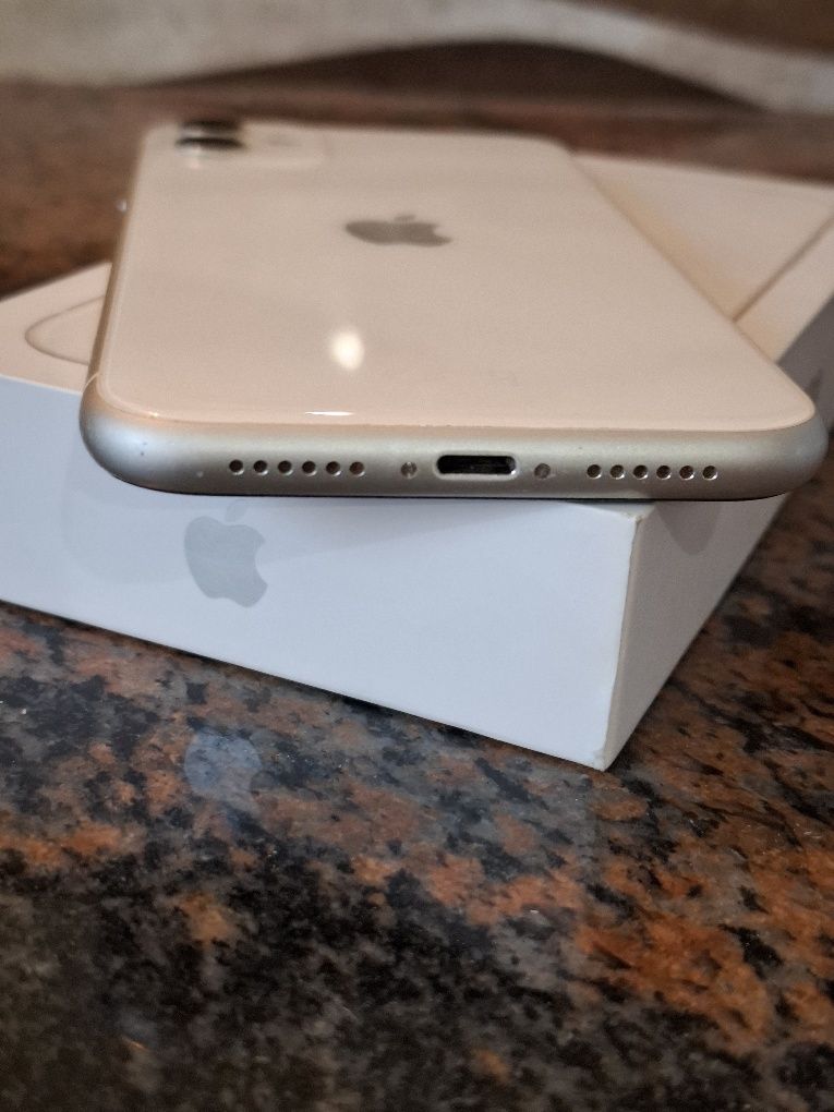 Sprzedam iPhone 11  64gb