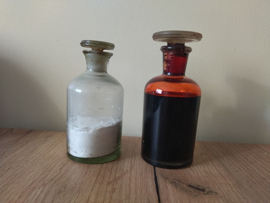 PENETRANT - barwny wskaźnik pęknięć.