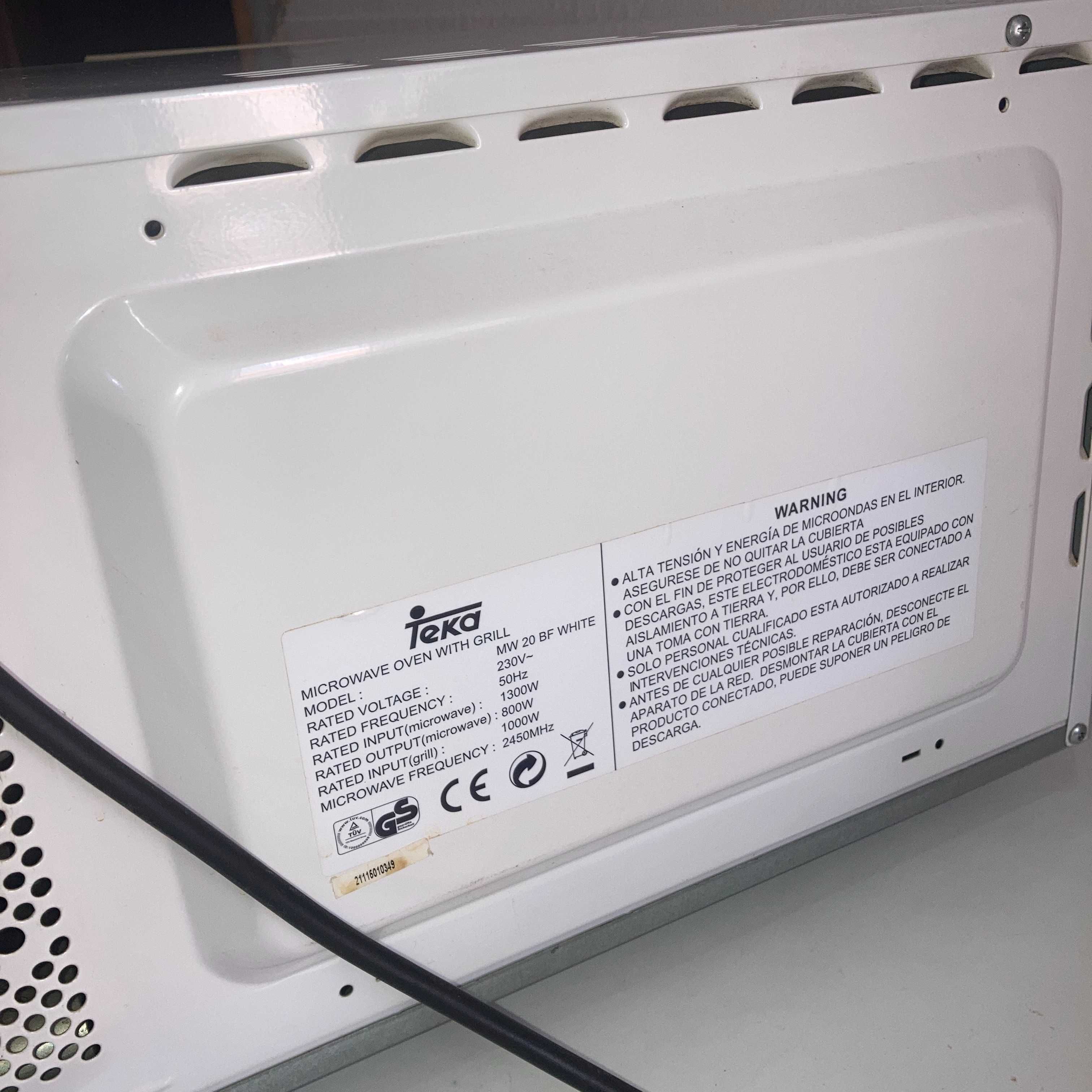 Micro-ondas com Grill Teka MW20BF - 21L em ótimo estado