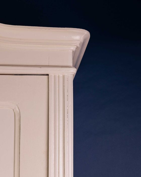 Wyprzedaż - Szafa jednodrzwiowa beżowa antyk