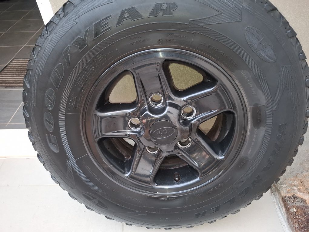 Vendo 4 jantes land rover defender boost pretas
