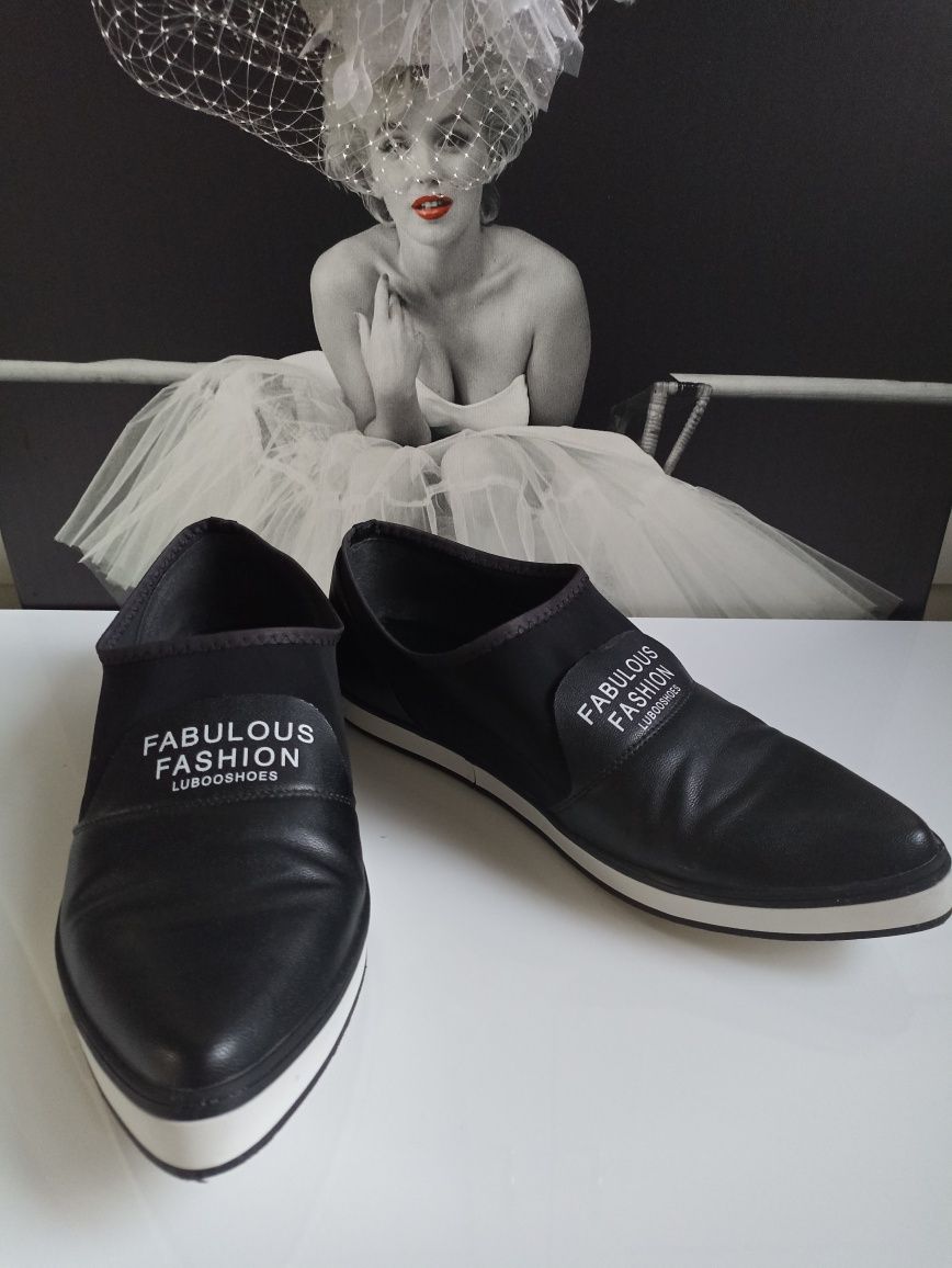 Czarne mokasyny z napisem Fashion R.40