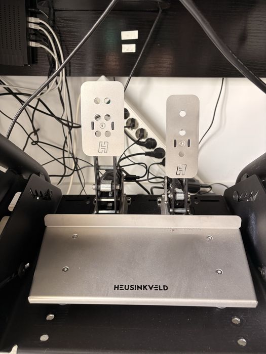 Pedais Heusinkveld Sprint com baseplate