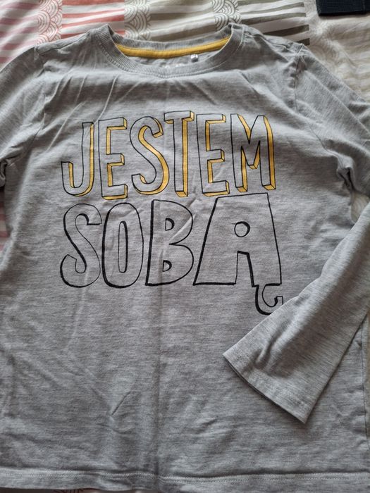 Bluzka z napisem Jestem sobą