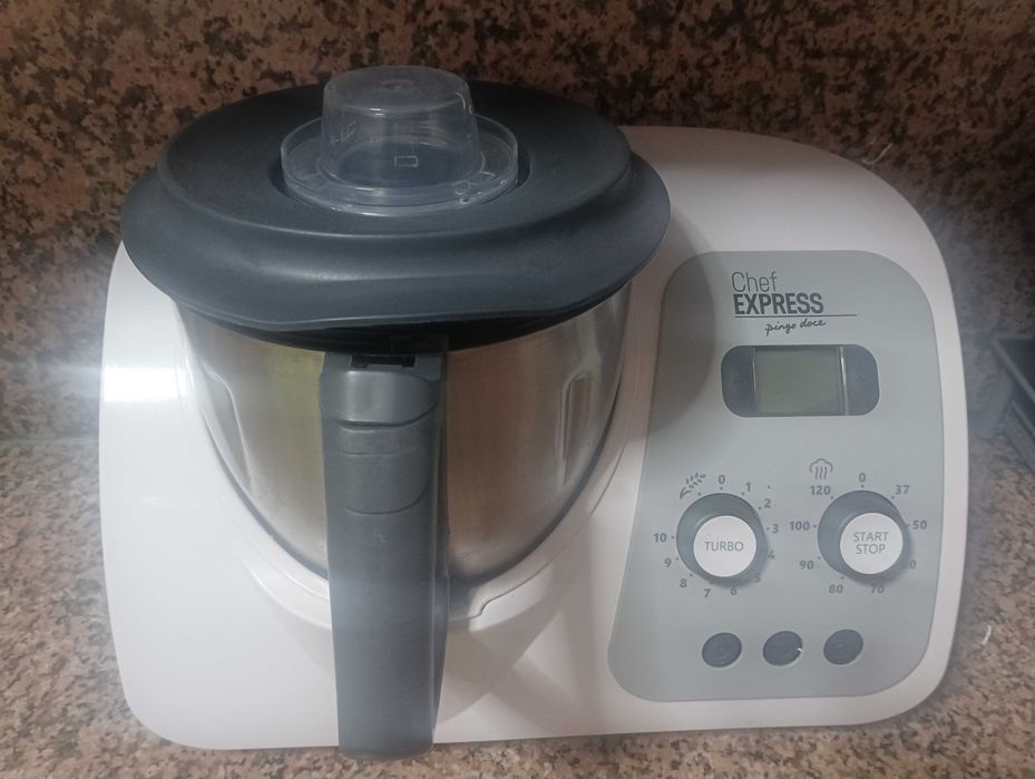 Robot de cozinha estilo Bimby