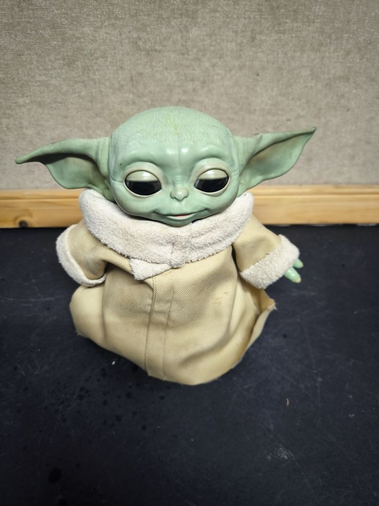 Boneco Star Wars baby YODA