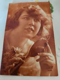 Stara pocztówka z Francji portret kobiety