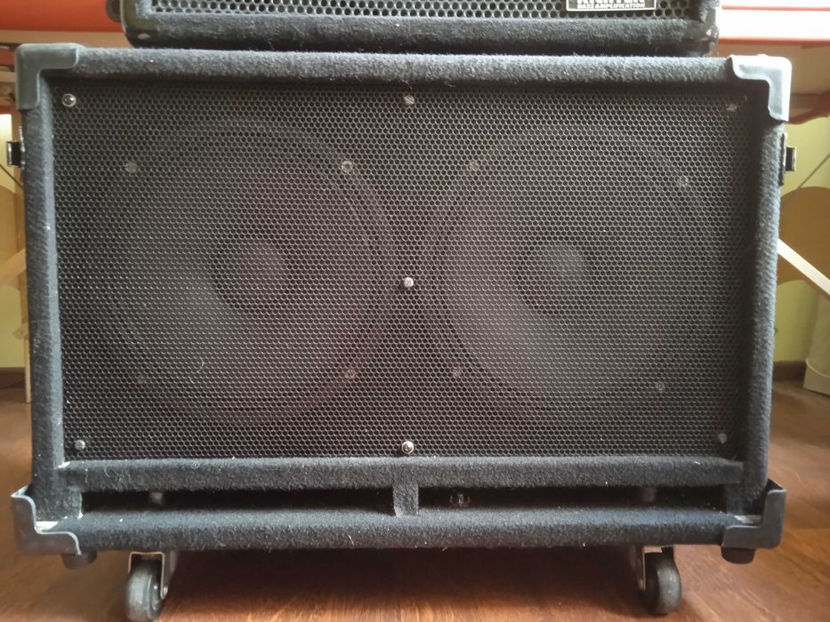 Комбопідсилювач "Laney RB4" evo1 (потужністю 165 W).