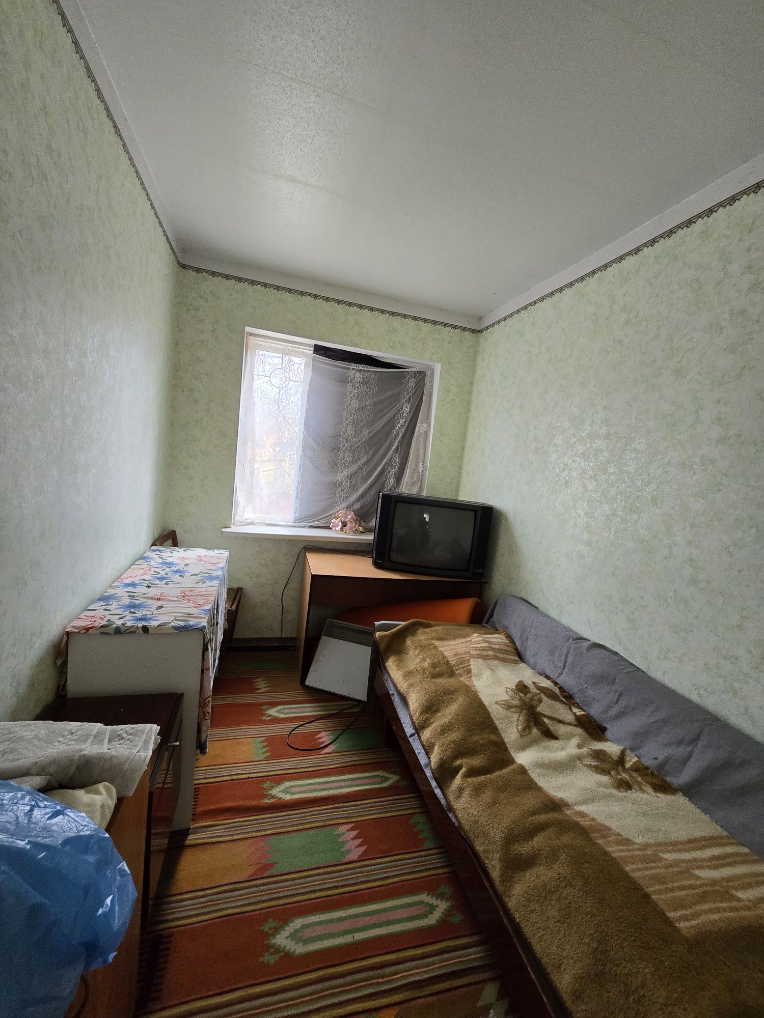 Продам участок з будинком 2х-м